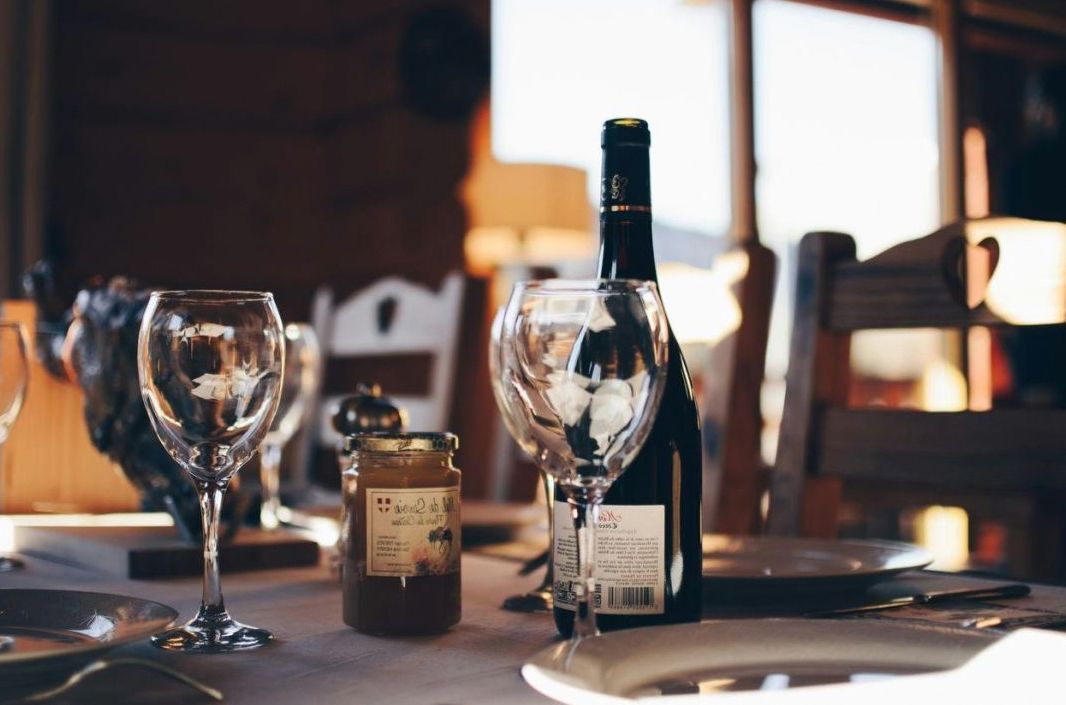 Buffet setup with sustainable serviceware